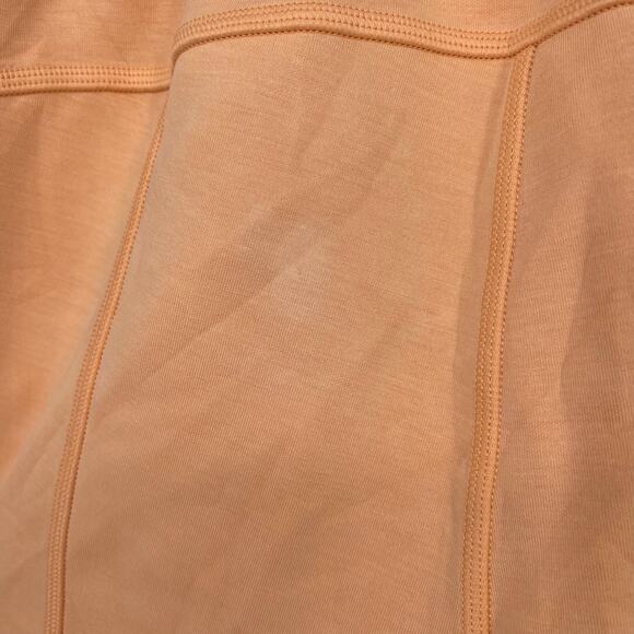 Lululemon Softstreme HR Short 4" in Prosecco Size 0 - Picture 3 of 8